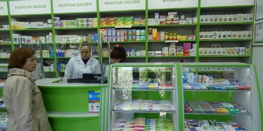 Ліки замість паніки: чому в аптеках окремих регіонів меншає запасів і що це означає