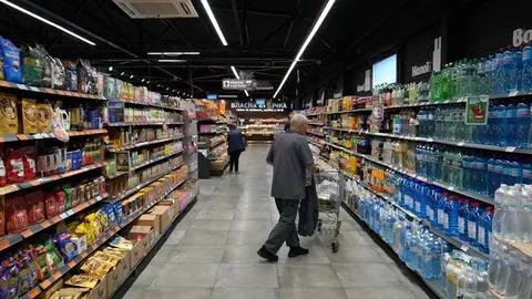 Продукти не зникнуть, але подорожчають: що означає для українців удар по логісти