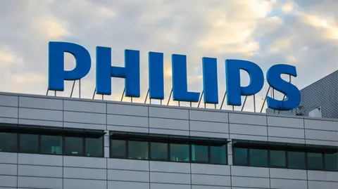 Хакери Cl0p заявили про викрадення даних 50 компаній, зокрема Shell та Philips