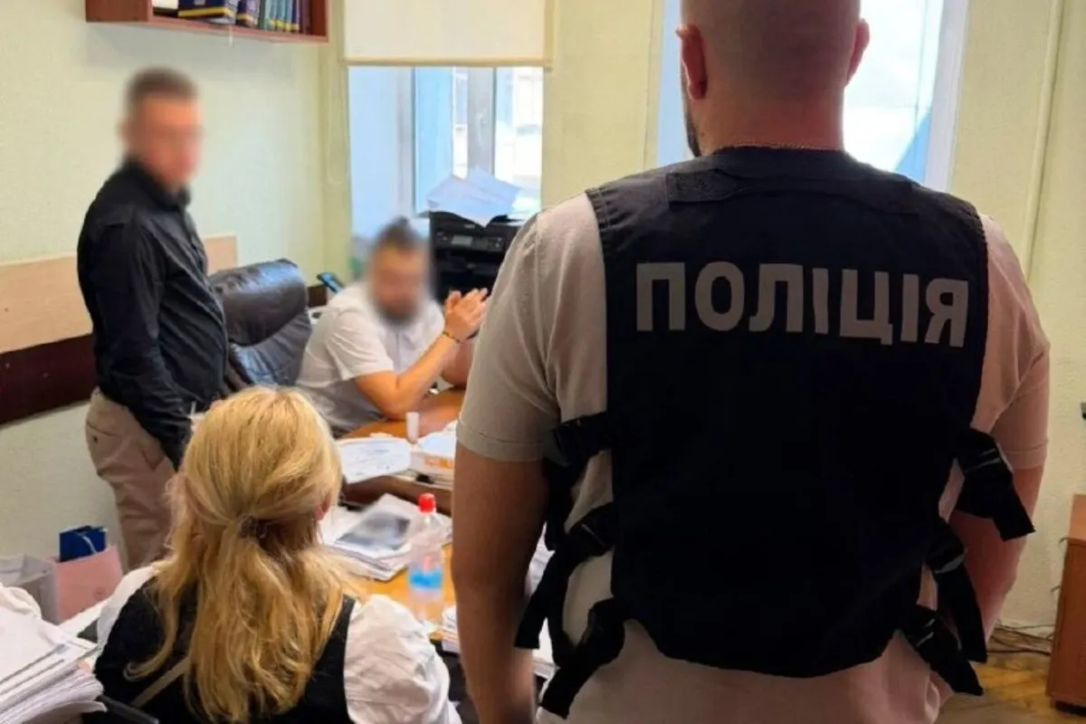 Завищена ціна прибирання «Сирецького гаю»: чиновниці інкримінують розтрату 700 тис. грн