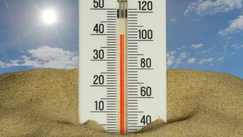 Спека до +40° та різкі зливи: якою буде погода в Україні цього тижня