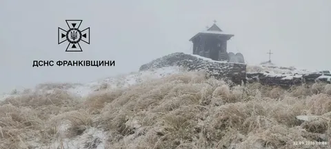Перший сніг на Попі Івані: що це означає для туристів у Карпатах