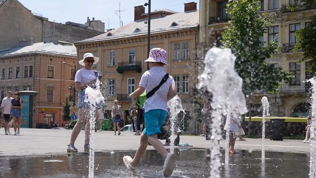Спека у Львові: коли буде пік і коли прийде полегшення