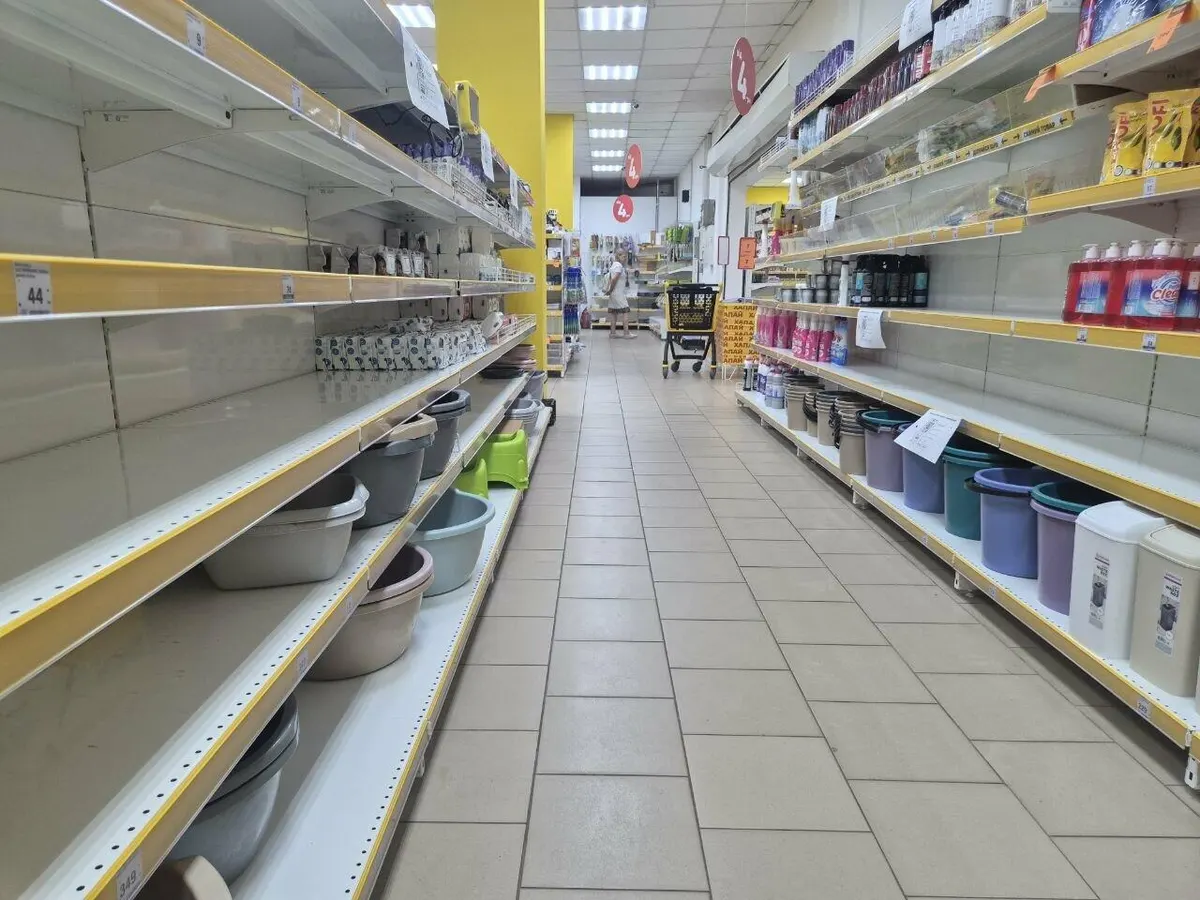 Порожні полиці в Харкові: логістика, а не дефіцит