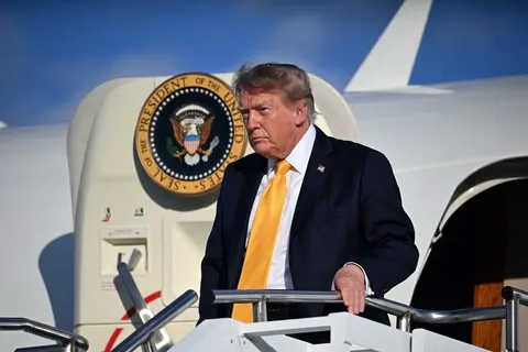 Трамп знову говорить про строки війни з Іраном: що це означає для ринків і вибор