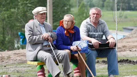 Затримки пенсій: чому уряд може обрати емісію замість зриву виплат