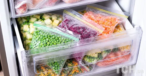 Морозилка не для всього: чотири продукти, які після розморожування втрачають які