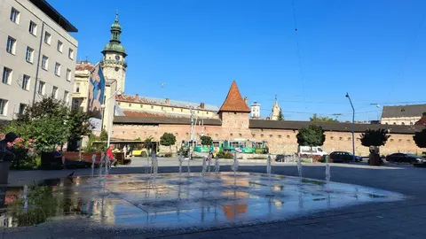 Мінлива хмарність і до 28°: якою буде погода на Львівщині 8 вересня