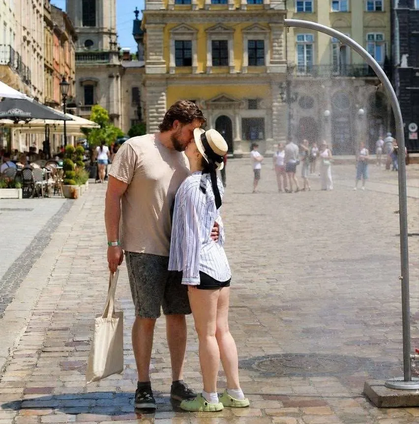Спека до +37 °C: де у Львові встановили додаткові розпилювачі води