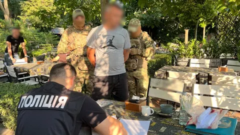В Одесі затримали чоловіка, який за 12 тисяч доларів "оформлював" інва