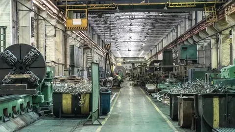 Експерт закликає створити комплексну програму відновлення промисловості