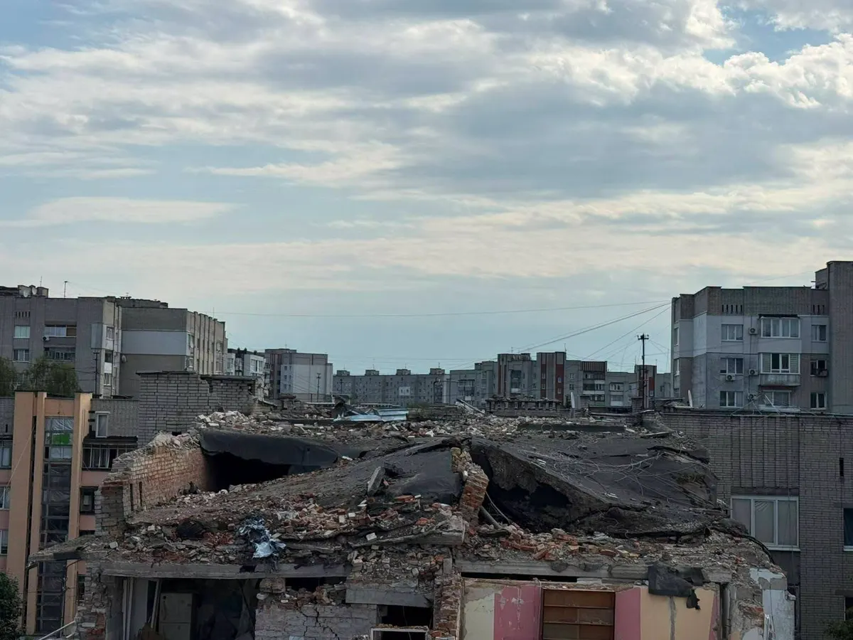 У Львові оцінюють стан будинків після російської атаки: що відомо