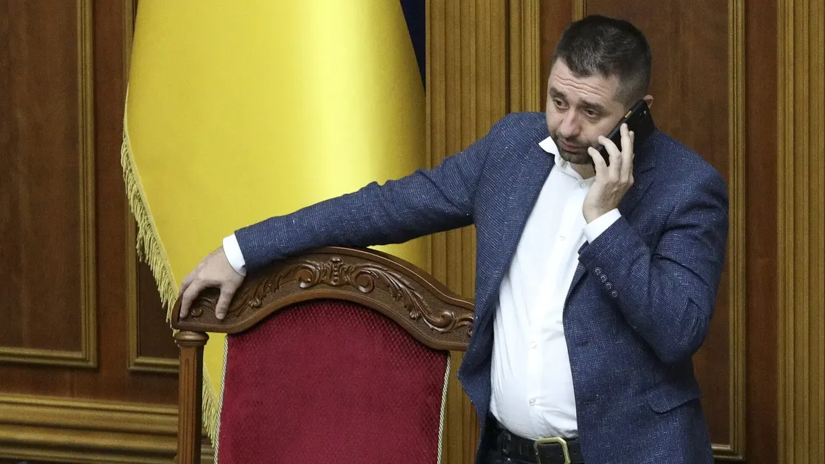 Наукова робота Арахамії про монобільшість: аналіз без реальності