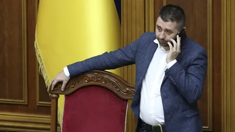 Наукова робота Арахамії про монобільшість: аналіз без реальності